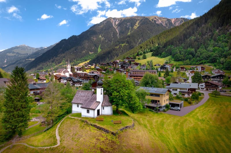 Gaschurn im Sommer — Luftaufnahme